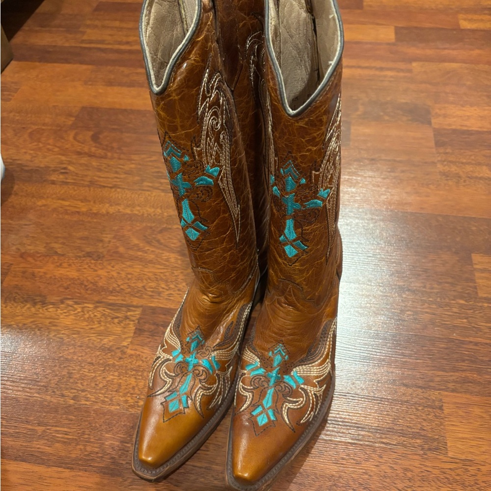 Circle G Leather Cowboy Boots